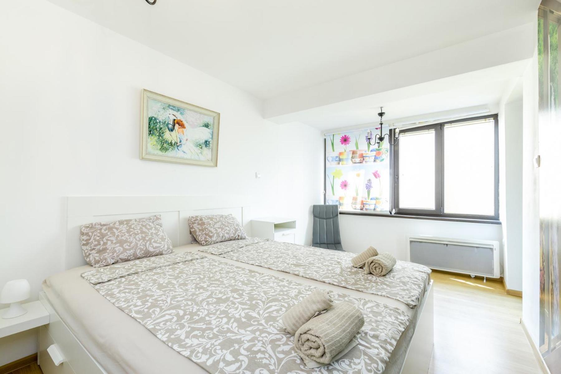 The White Apartment - Free Parking Sofia Bagian luar foto