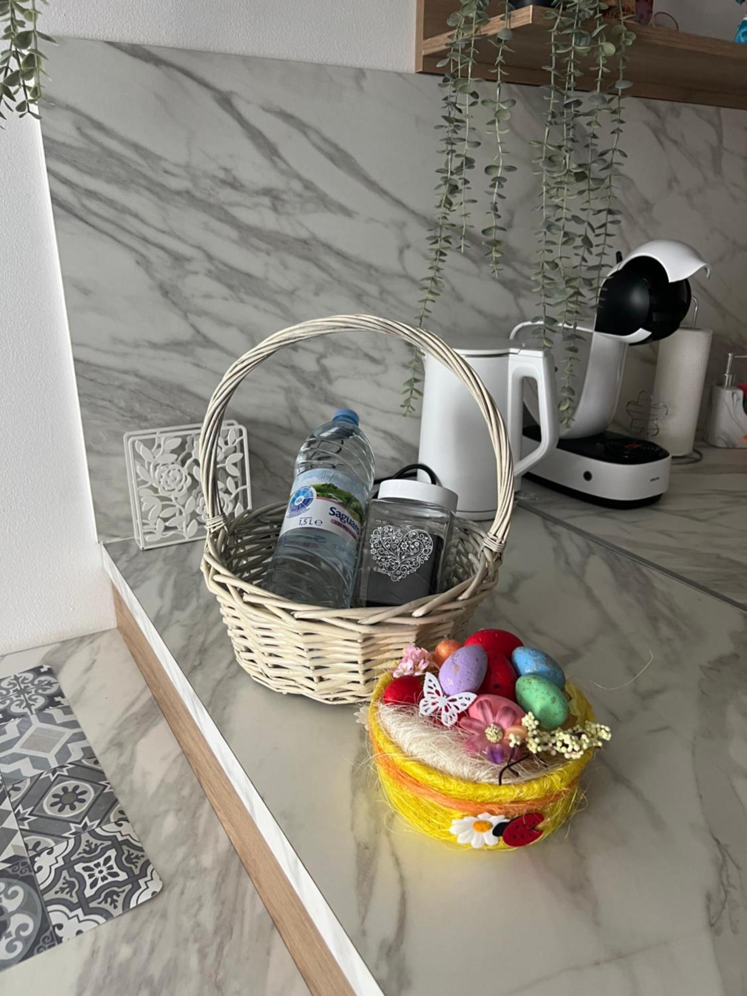 The White Apartment - Free Parking Sofia Bagian luar foto